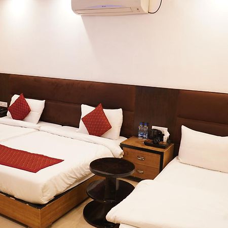 Hotel O Delhi, Near Karol Bagh Main Market And Metro Station نيودلهي المظهر الخارجي الصورة