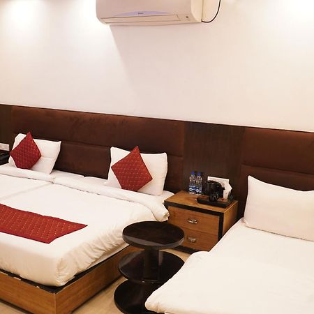 Hotel O Delhi, Near Karol Bagh Main Market And Metro Station نيودلهي المظهر الخارجي الصورة