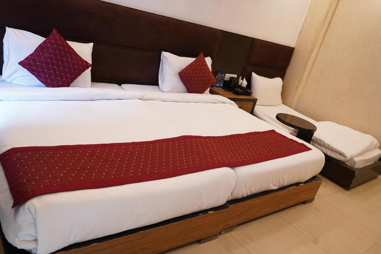 Hotel O Delhi, Near Karol Bagh Main Market And Metro Station نيودلهي المظهر الخارجي الصورة