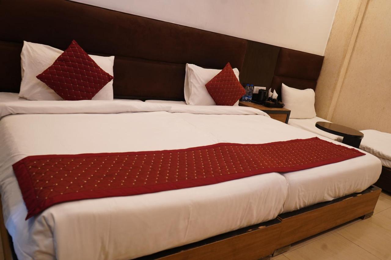 Hotel O Delhi, Near Karol Bagh Main Market And Metro Station نيودلهي المظهر الخارجي الصورة